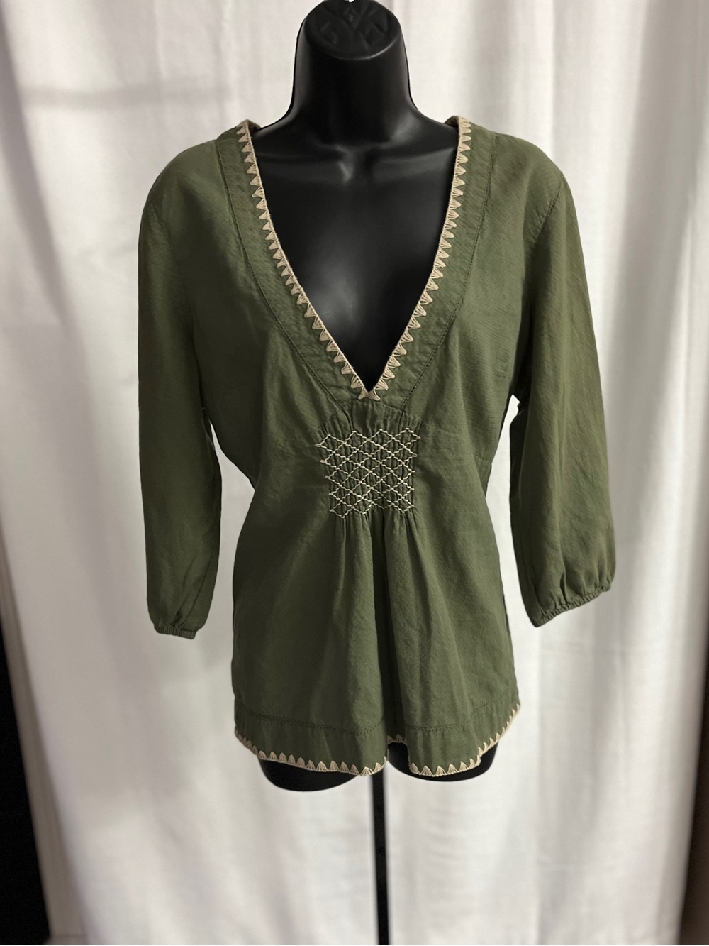 Eddie Bauer Olive Green V-Neck Tunic with Cream Trim
